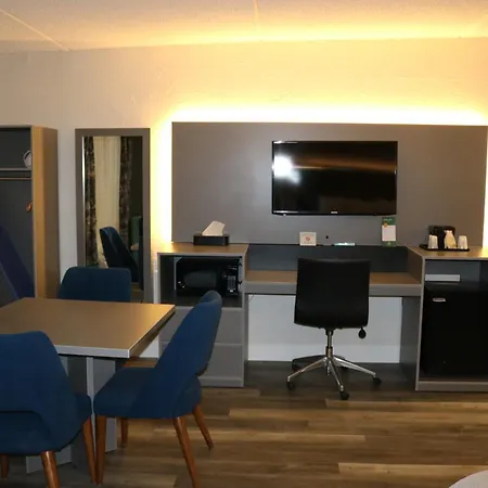 Quality Inn Bangor Airport Exterior photo